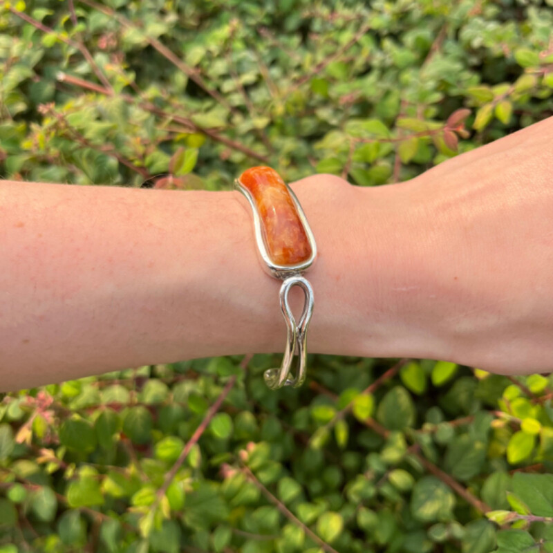 .925 Barse Corallium Rubrum Coral Cuff  Bracelet<br />
<br />
Corallium Rubrum is species of coral that comes from the Mediterranean and is historically an important type of coral.