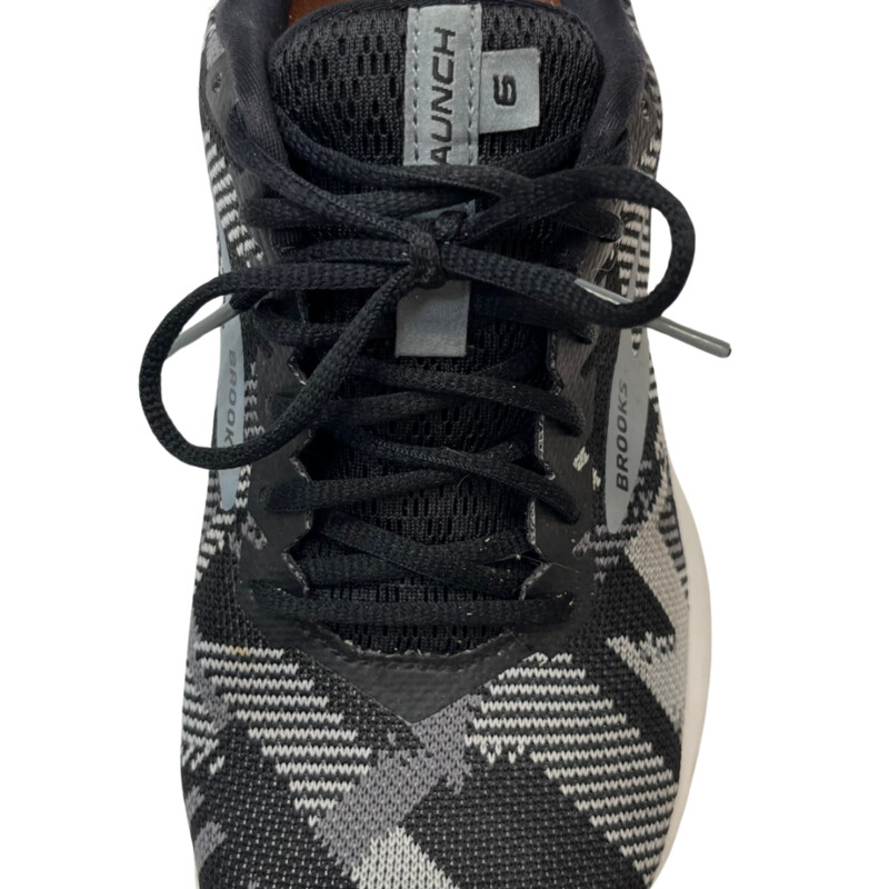 Brooks Launch 6 Sneakers
Color: Black and Gray
Size: 8
Insole: SuperFeet