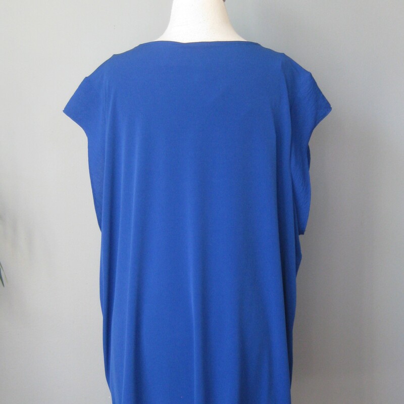 https://poshmark.com/listing/NWT-Clavin-Klein-Royal-Blue-V-Neck-Top-Blouse-Shirt-Size-2XL-66d9af8634e98402847c2c2d