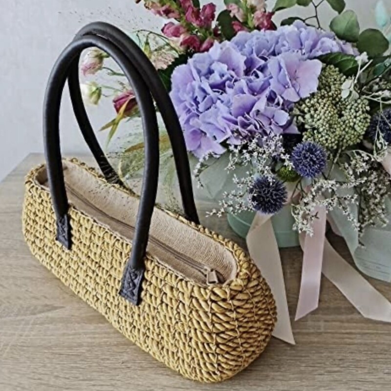 Le Panier Moises Natural Moses Bag<br />
100% NATURAL & HAND-WOVEN : This handbag is made of 100% natural Abaca plant fiber and 100% Napa leather handles. This is the strongest natural plant fiber and does not swell or lose strength in water. This hand-crafted hand bag for women is sturdy as well as effortlessly chic and stylish.<br />
UNIQUE SHAPE. Thanks to its unique shape, this handbag has enough capacity to carry a wallet, cell phone, keys, cosmetics, glasses and many other daily essentials. No need to “dig deep”. Lightweight and durable exterior sits anywhere, taking up little space. Wide, fully lined interior design and one compartment pocket offer easy access to items inside. Zipper top closure protects items and adds sophistication.<br />
ALL SEASON HANDBAG. Perfect for daily use and suitable for travel, leisure or business. This will be your everyday hand-woven \"all season\" handbag.<br />
SUSTAINABLE AND ECO-FRIENDLY. The Le Panier MoÏses handbag is hand-woven by women artisans for women making it eco-friendly. It supports sustainable fashion that allows you to stand out wherever you carry your bag. We love the thoughtful attention to the materials used and hopes to reduce our dependence on plastics or any combination of toxic chemicals.<br />
MEMORABLE GIFT FOR WOMEN. Each signature Le Panier MoÏses handbag is handmade by skilled female weavers making each piece unique as no two are exactly alike. This makes our beautiful and timeless handbag a perfect gift for anyone close to your heart.