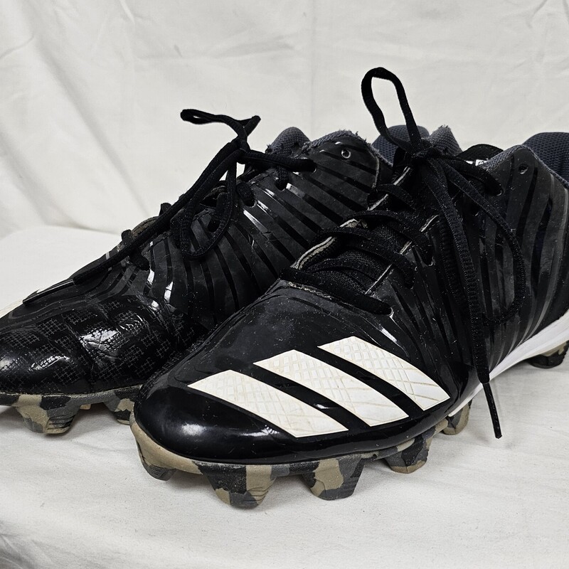 Adidas Mid Baseball Cleats
Size: 8.5
Pre-owned