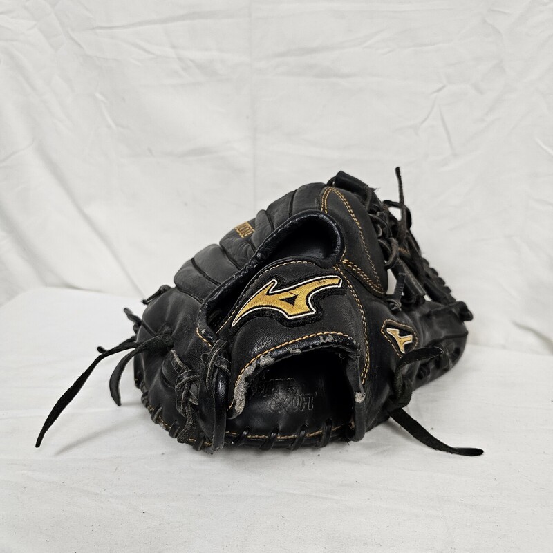 Mizuno MVP Prime Baseball Glove
Right Hand Throw
Size: 11.25in.
pre-owned & broken in!