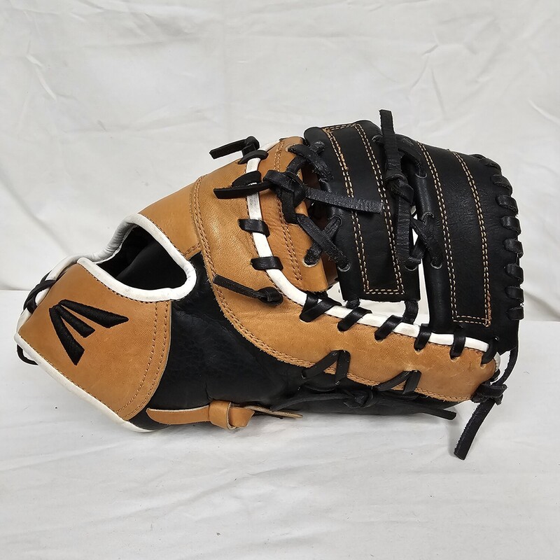 Easton Paragon First Base Baseball Glove<br />
Right Hand Throw<br />
Size: 12.5in<br />
Pre-owned and broken in!