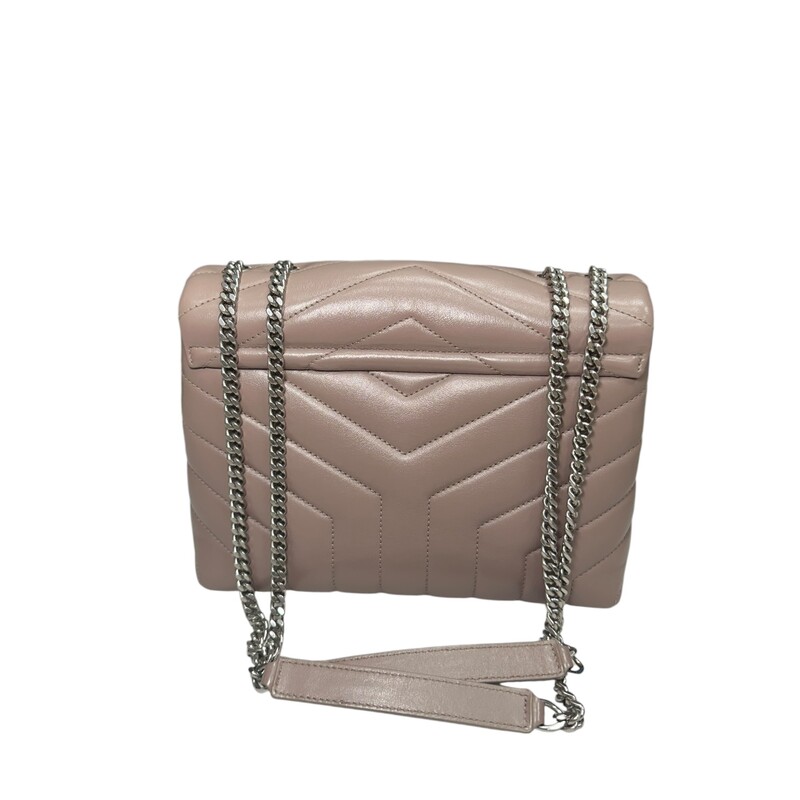 SAINT LAURENT Calfskin Y Quilted Monogram Small Loulou Chain Satchel in Dark Natural. This shoulder tote features chic chevron quilted calfskin leather in brown. The bag has gold chain link shoulder straps with matching leather shoulder pads. The frontal flap features a prominent gold YSL monogram detail and opens to a partitioned black fabric interior with zipper and patch pockets.<br />
Condition: Like New<br />
Dimensions:<br />
Base length: 9.25 in<br />
Height: 7 in<br />
Width: 3.5 in<br />
Drop: 11.5 in<br />
Drop: 22 in<br />
Date Code : LND494699.0518<br />
<br />
Comes with Dust Bag