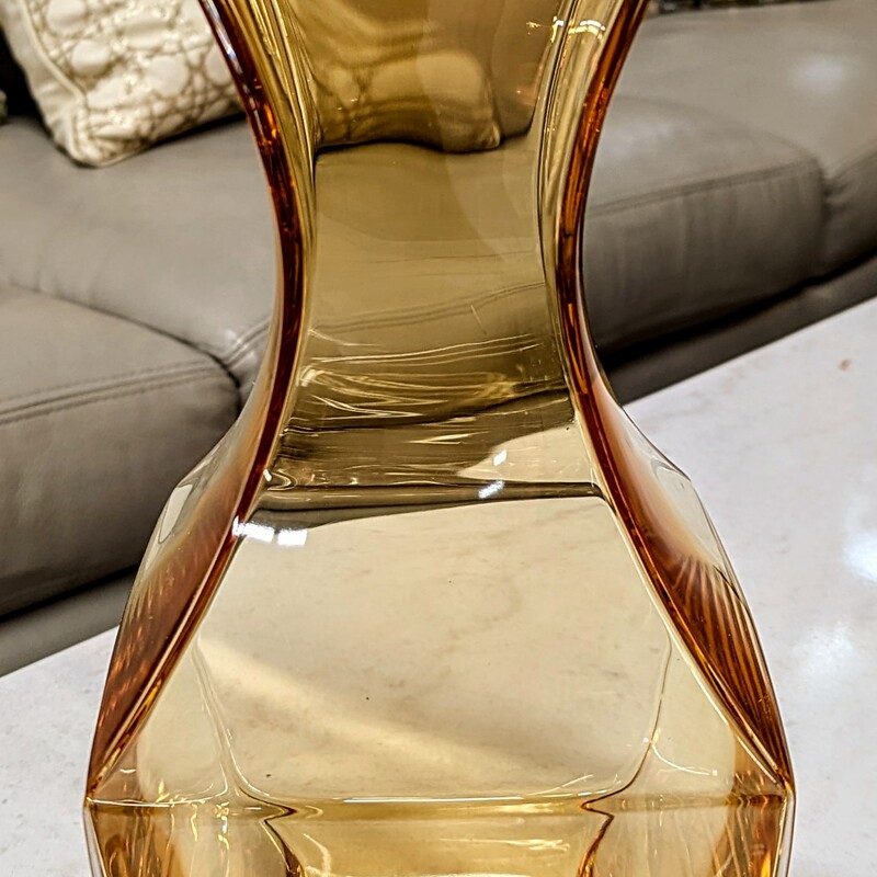 Glass Odd Shape Square Base Vase
Amber, Size: 6x12H