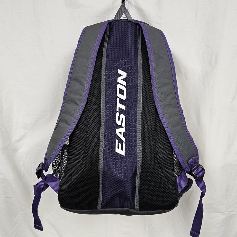 Easton Game Ready Baseball/ Softball Backpack<br />
Purple<br />
Size: Adult<br />
Pre-owned