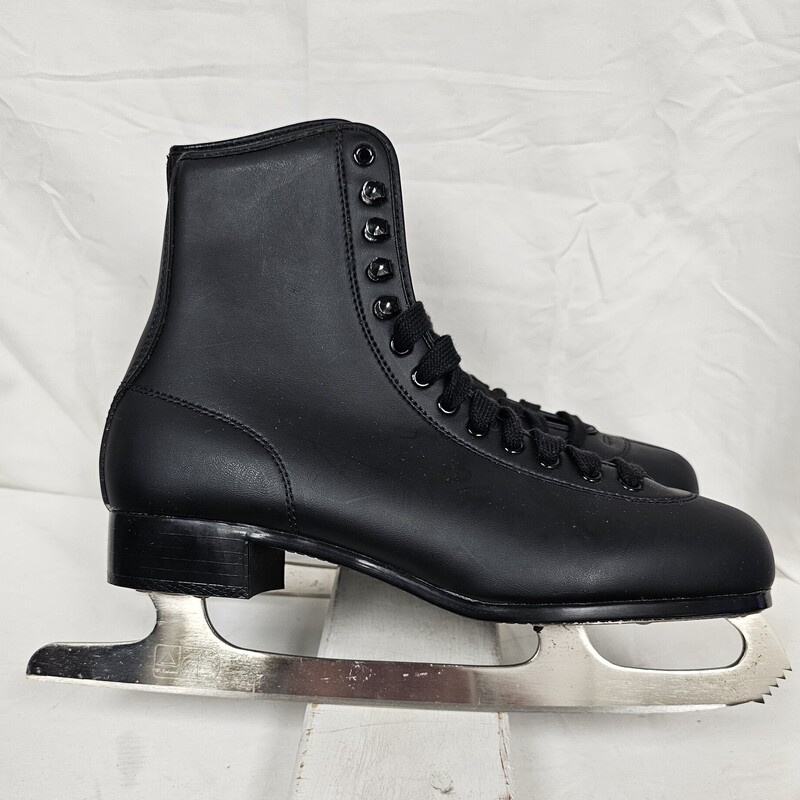 American Figure Skates<br />
Black<br />
Mens Size: 9<br />
Like New