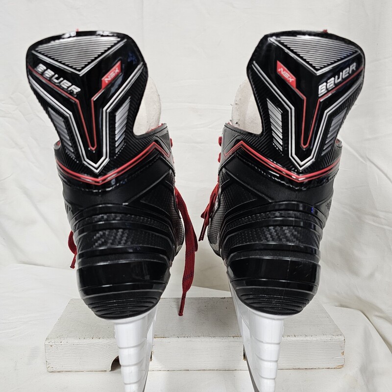 Bauer NSX Hockey Skates<br />
Junior<br />
Size: 5<br />
Excellent pre-owned condition