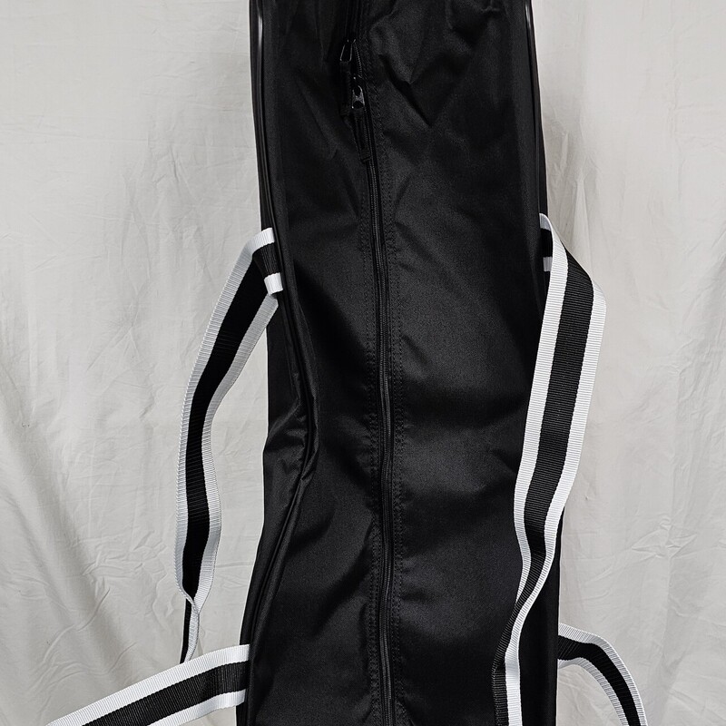 Bauer 650 Hockey Carry Bag<br />
Black<br />
Size: Jr  32in.<br />
New