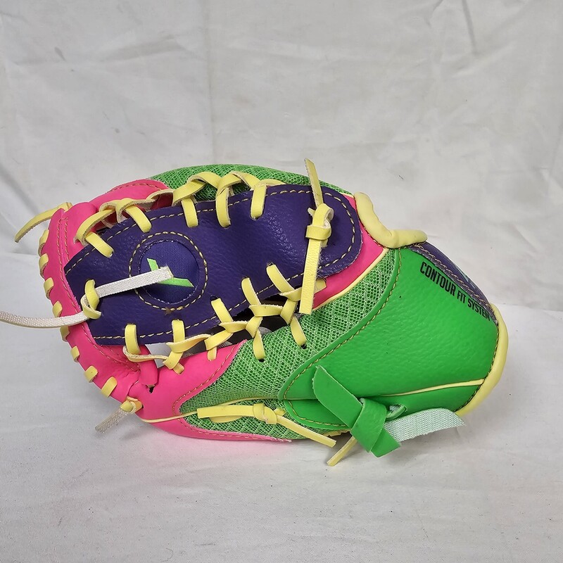 Franklin Mesh-Tek T-Ball Glove<br />
Left Hand Throw<br />
Size: 9.5in<br />
pre-owned in great shape