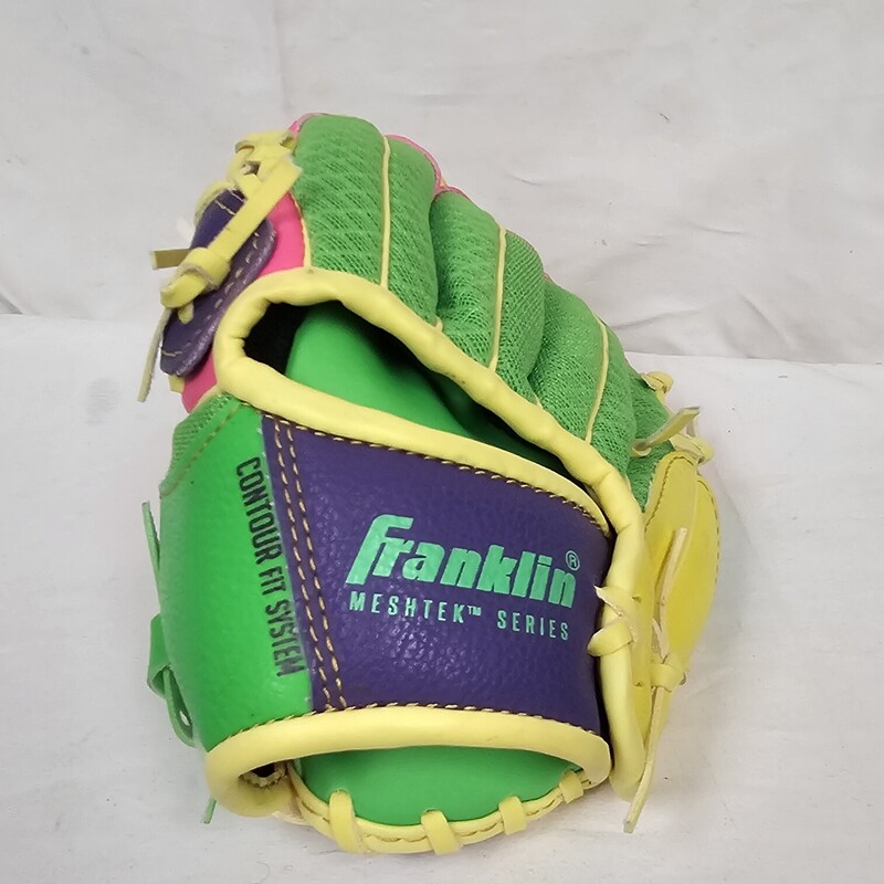 Franklin Mesh-Tek T-Ball Glove<br />
Left Hand Throw<br />
Size: 9.5in<br />
pre-owned in great shape