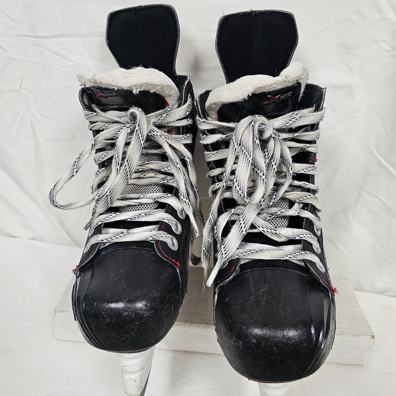 Bauer Vapor X500 Hockey Skates<br />
Size: 3.5<br />
Pre-owned