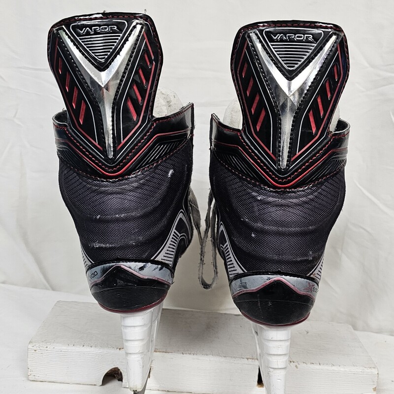 Bauer Vapor X500 Hockey Skates<br />
Size: 3.5<br />
Pre-owned