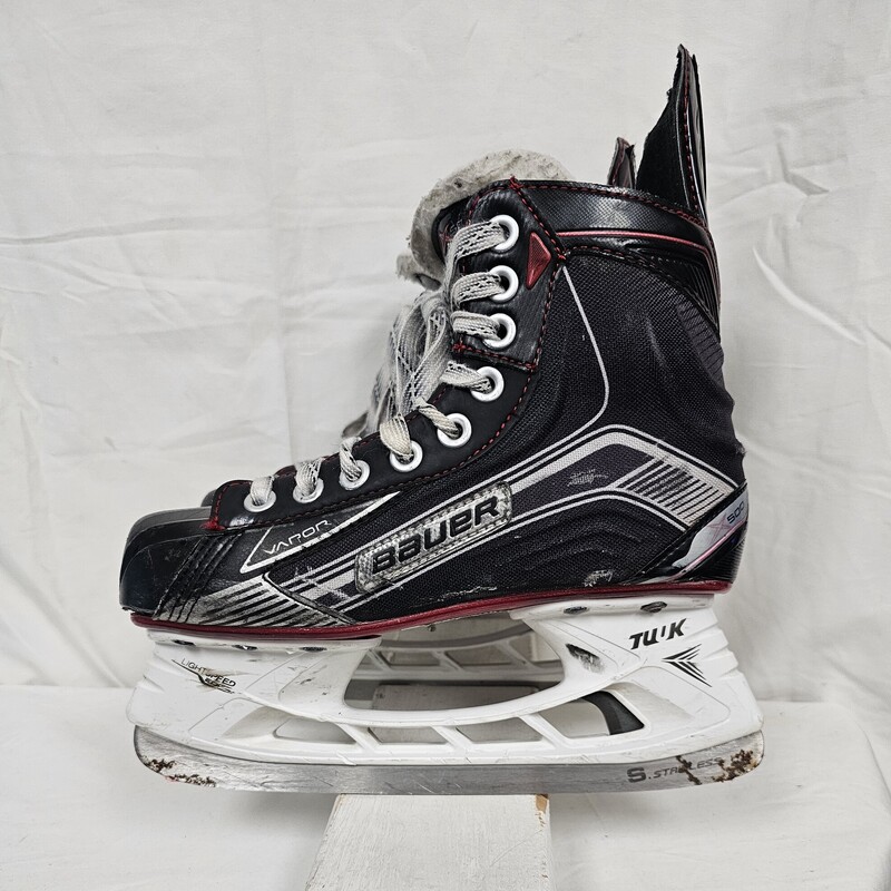 Bauer Vapor X500 Hockey Skates<br />
Size: 3.5<br />
Pre-owned