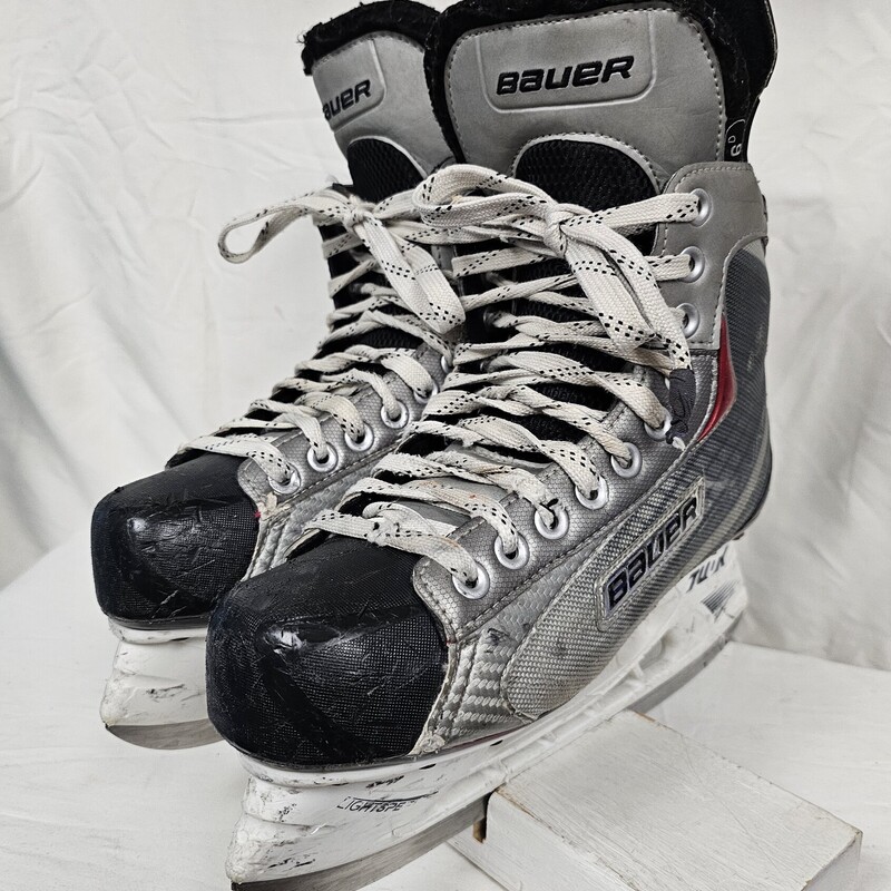 Bauer Vapor X:30 Hockey Skates
Size: 6
Pre-owned