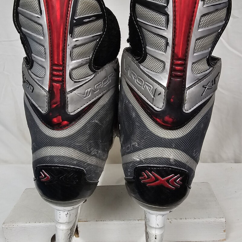 Bauer Vapor X:30 Hockey Skates<br />
Size: 6<br />
Pre-owned