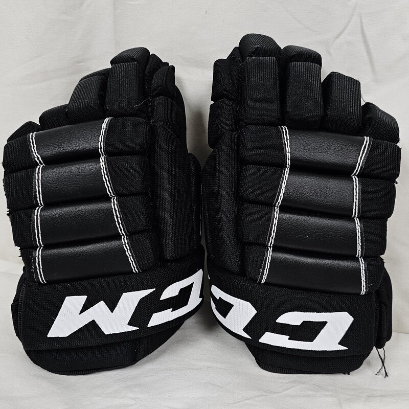 CCM Edge Hockey Gloves
Black
Size: 10in.
Pre-owned