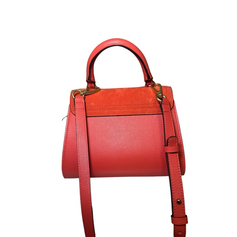 See by Chloe Joan<br />
Suede & Leather<br />
- Width: 9.1 (23 cm)<br />
- Height: 6.7 (17 cm)<br />
- Depth: 5.5 (14 cm)<br />
- Min. strap drop: 17.3 (44 cm)<br />
- Max. strap drop: 20.5 (52 cm)<br />
Color: Gipsy Orange