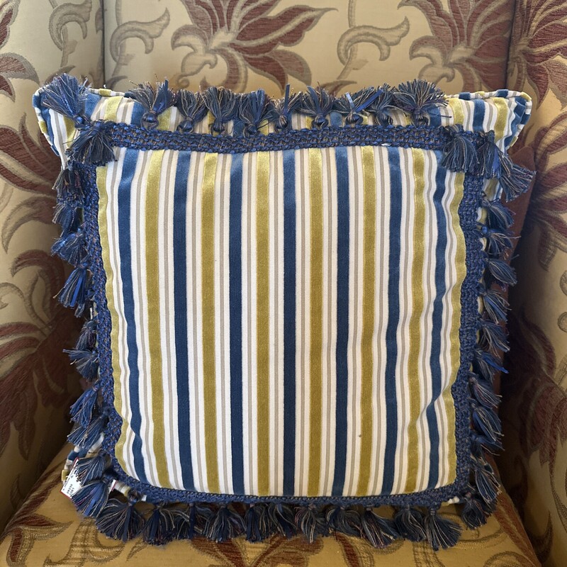 Blue Velvet Stripe

Size: 19x19