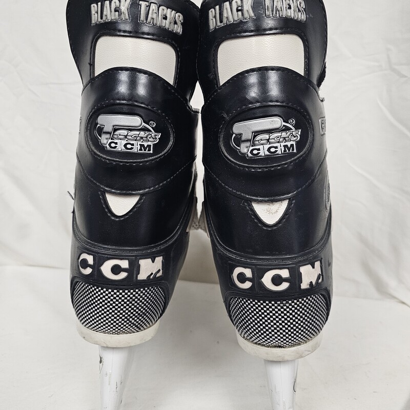 CCM Black Tacks Hockey Skates
Senior
Size: 10
Pre-owned