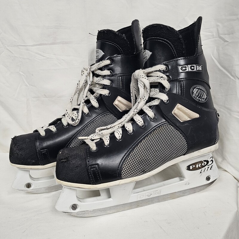 CCM Black Tacks Hockey Skates
Senior
Size: 10
Pre-owned