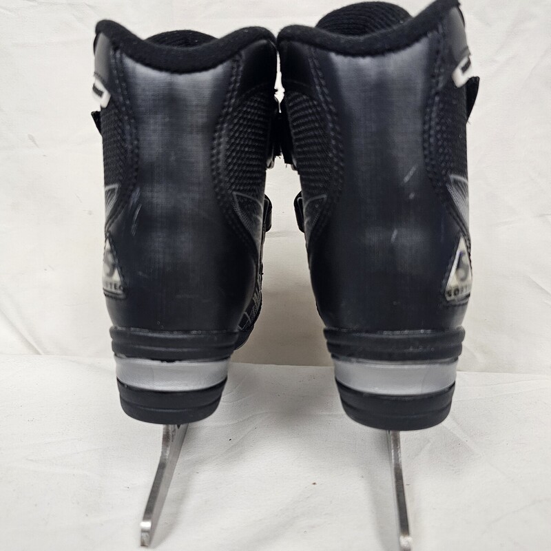 Jackson Softec Tri-Grip Figure Skates<br />
Black<br />
Size: Y10<br />
Like New