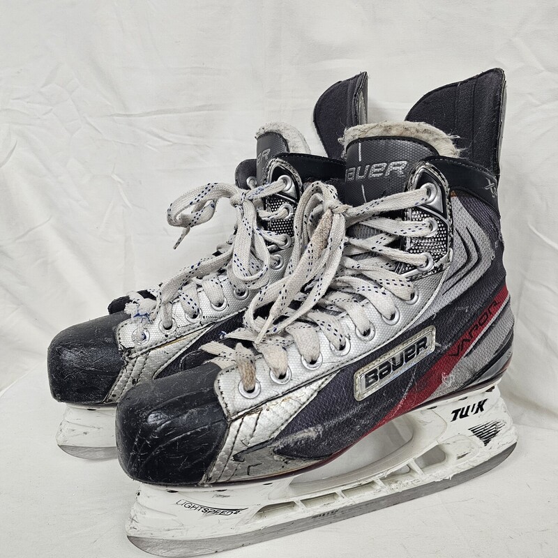 Bauer Vapor X3.0 Hockey Skates
Senior
Size: 8.5
Pre-owned