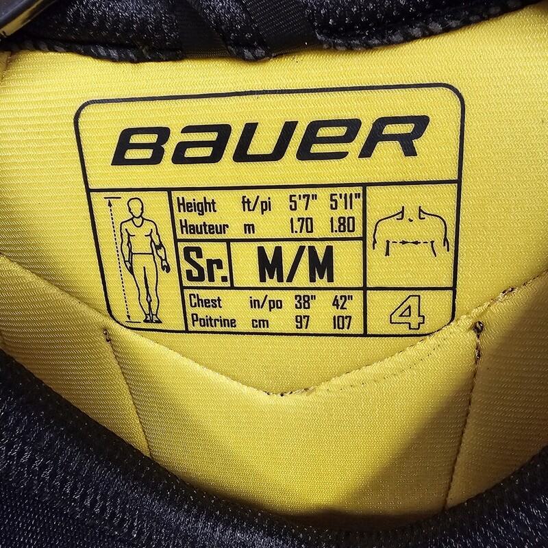 Bauer Supreme One40 Hockey Shoulder Pads<br />
Size: Sr M<br />
Barely Used Condition