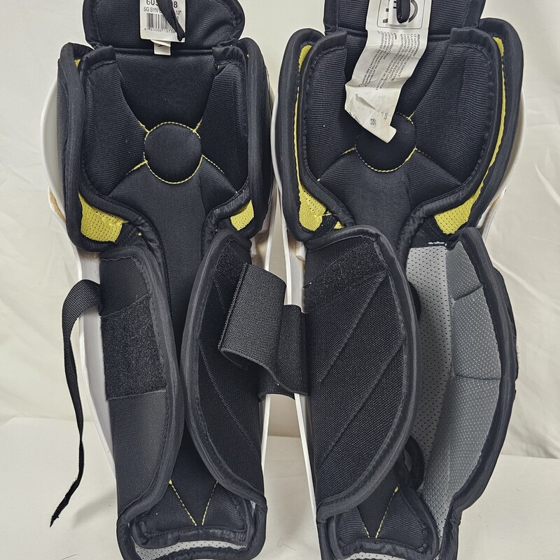 Easton Synergy EQ20 Hockey Shin Guards<br />
Jr<br />
Size: 12in<br />
Barely Used Condition