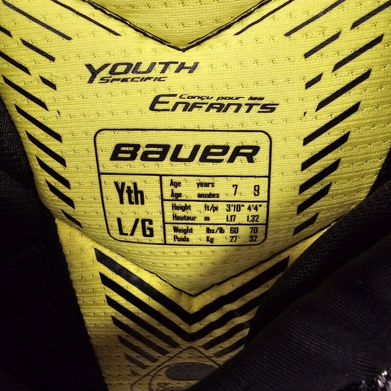 Bauer Supreme 1S Youth Hockey Shoulder Pads<br />
Size: Yth L<br />
Pre-owned