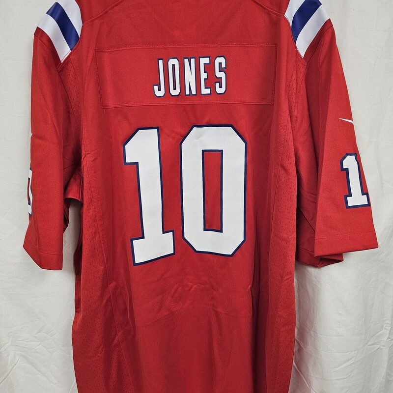 New England Patriots 10 Mac Jones Jersey<br />
Red<br />
Size: XL<br />
New out of package