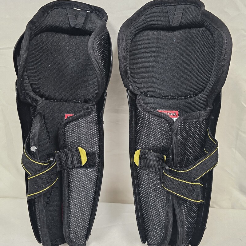 CCM Tacks 9550 Hockey Shin Guards
Size: 10in.
Pre-owned