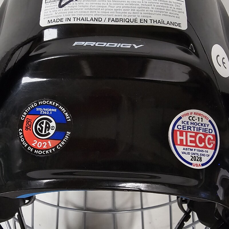 Bauer Prodigy Hockey Helmet Combo
Black
Size: Youth
Certified through December 2028
Pre-owned