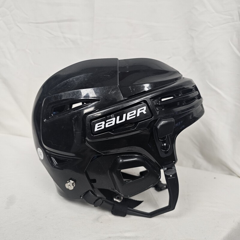 Bauer Prodigy Hockey Helmet<br />
Black<br />
Size: Youth<br />
No Cage<br />
Certified through December 2028<br />
Pre-owned