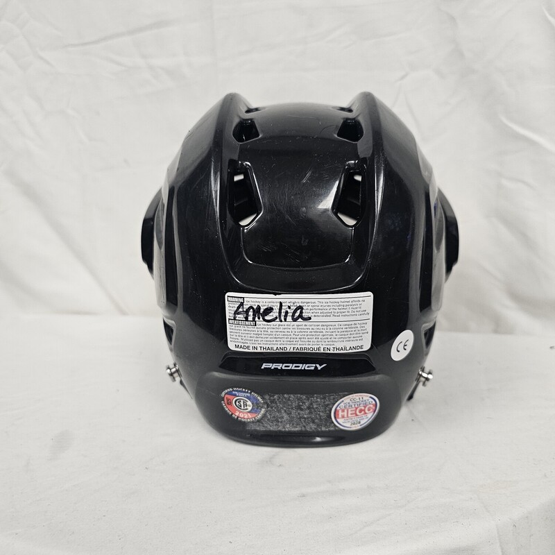 Bauer Prodigy Hockey Helmet<br />
Black<br />
Size: Youth<br />
No Cage<br />
Certified through December 2028<br />
Pre-owned