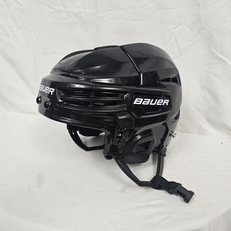 Bauer Prodigy Hockey Helmet
Black
Size: Youth
No Cage
Certified through December 2028
Pre-owned