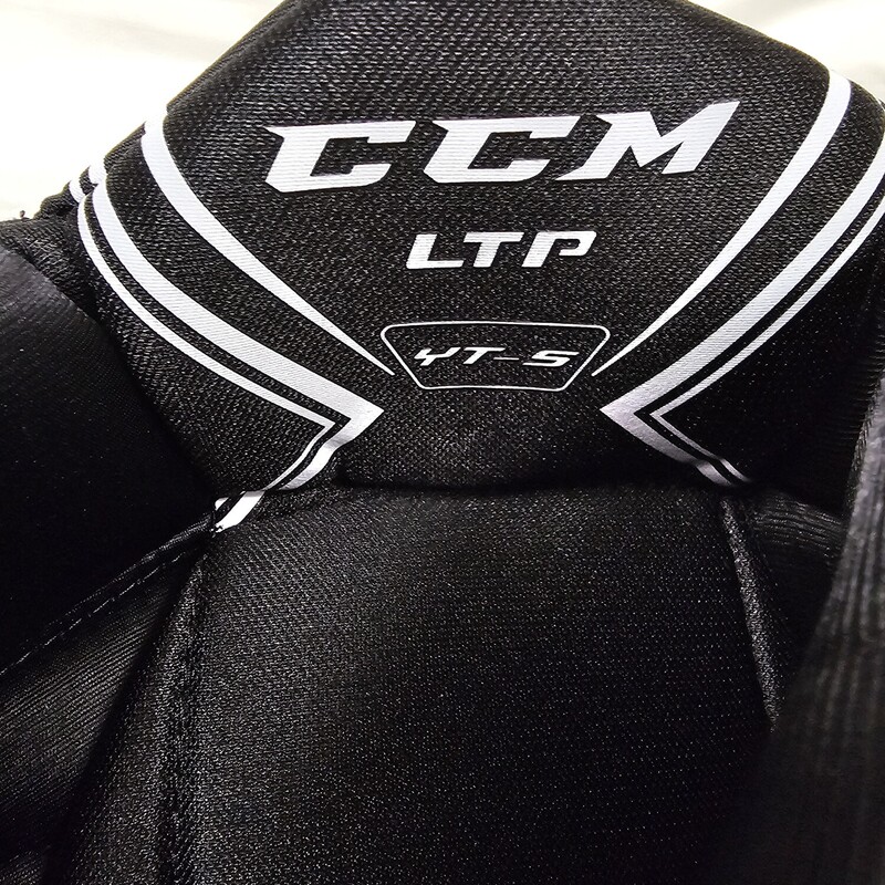 CCM LTP Youth Hockey Pants<br />
Black<br />
Size: Yth Small<br />
Pre-owned in great shape