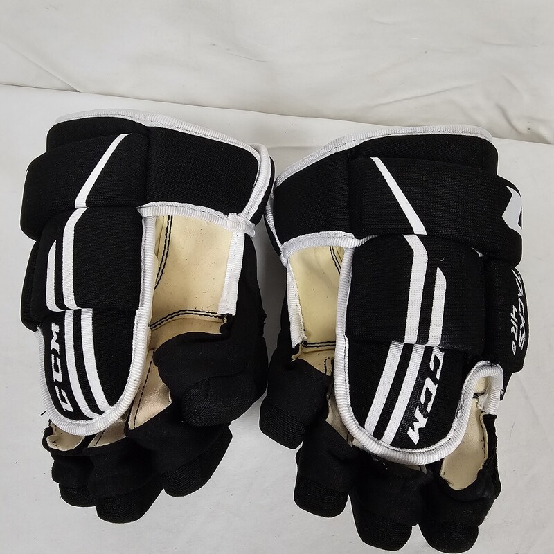 CCM Tacks 4R2 Hockey Gloves
Youth
Size: 9in.
Black & White
Pre-owned in great shape