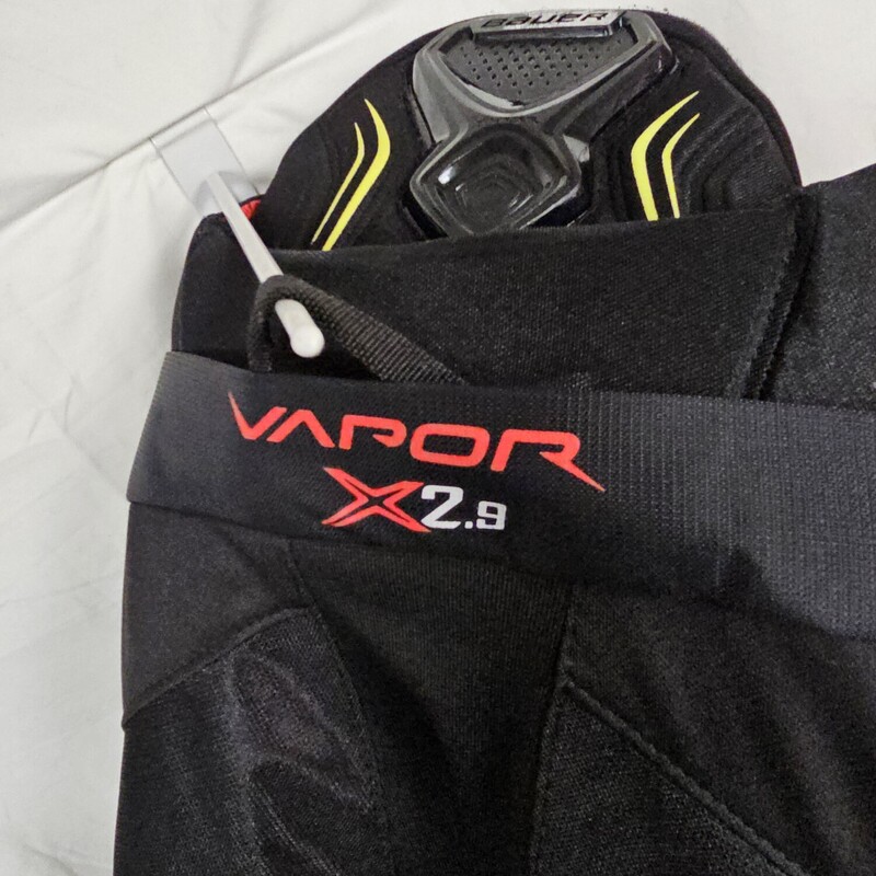 Bauer Vapor X2.9 Hockey Pants
Black
Size: Sr XL
In Excellent Pre-owned Condition!