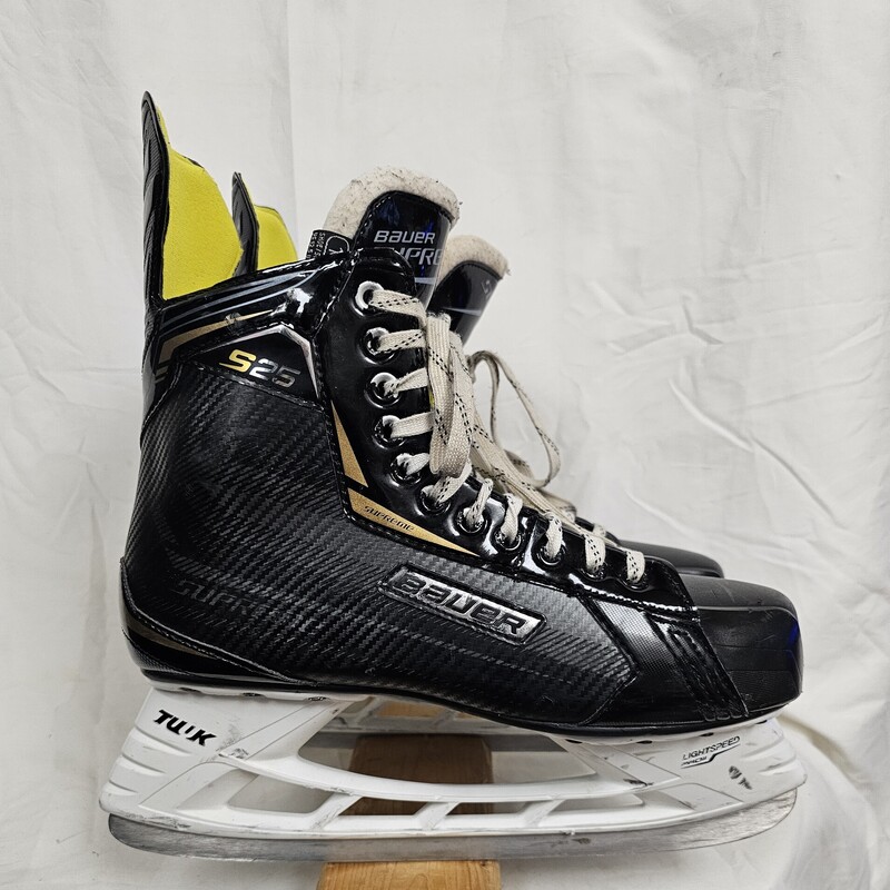 Bauer Supreme S25 Senior Hockey Skates
Size: 11
Pre-owned