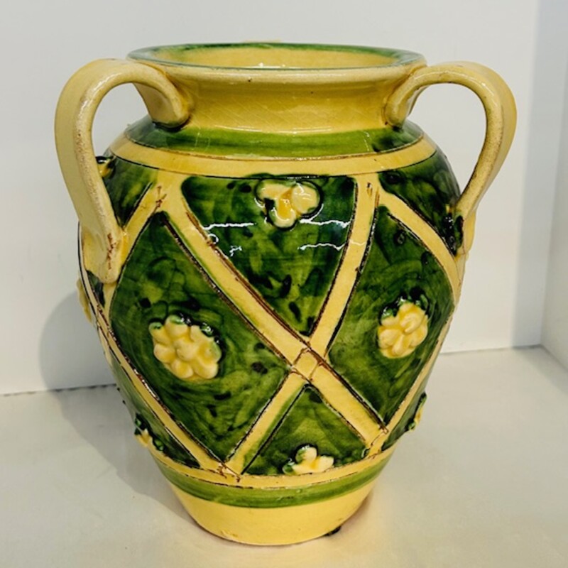 Italian Flower & Lattice Vase with Handles
Green Yellow
Size: 7 x 8.5H