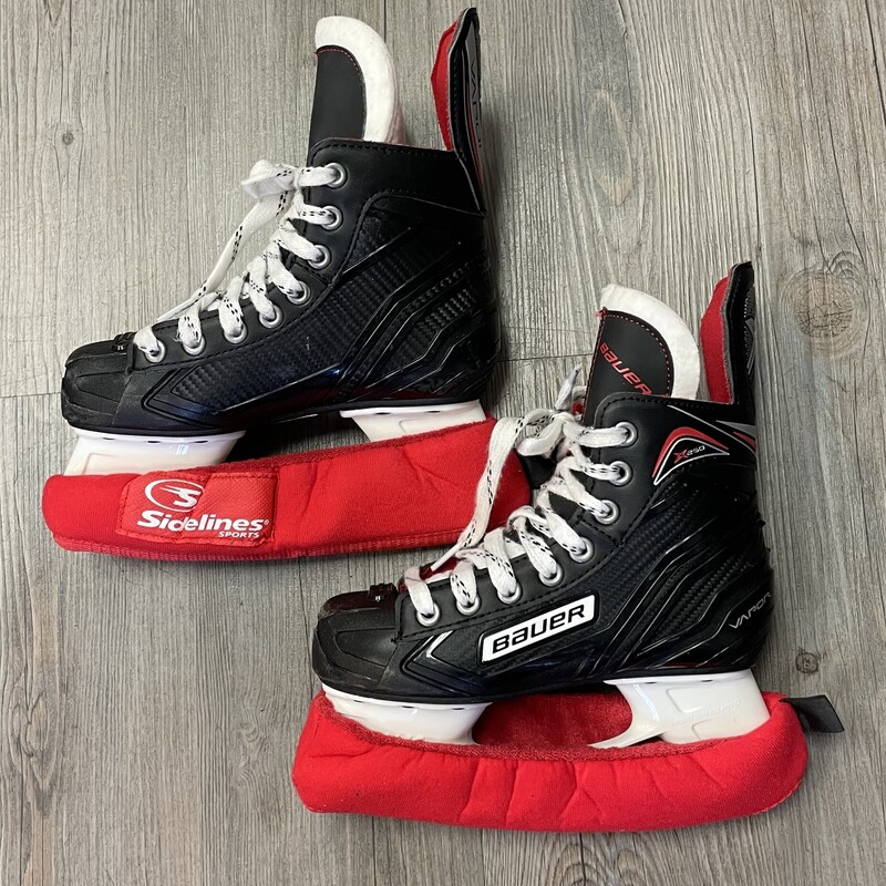 Bauer Vapor X 250 Skates, Black, Size: 1Y<br />
Excellent condition<br />
Includes Blade guard