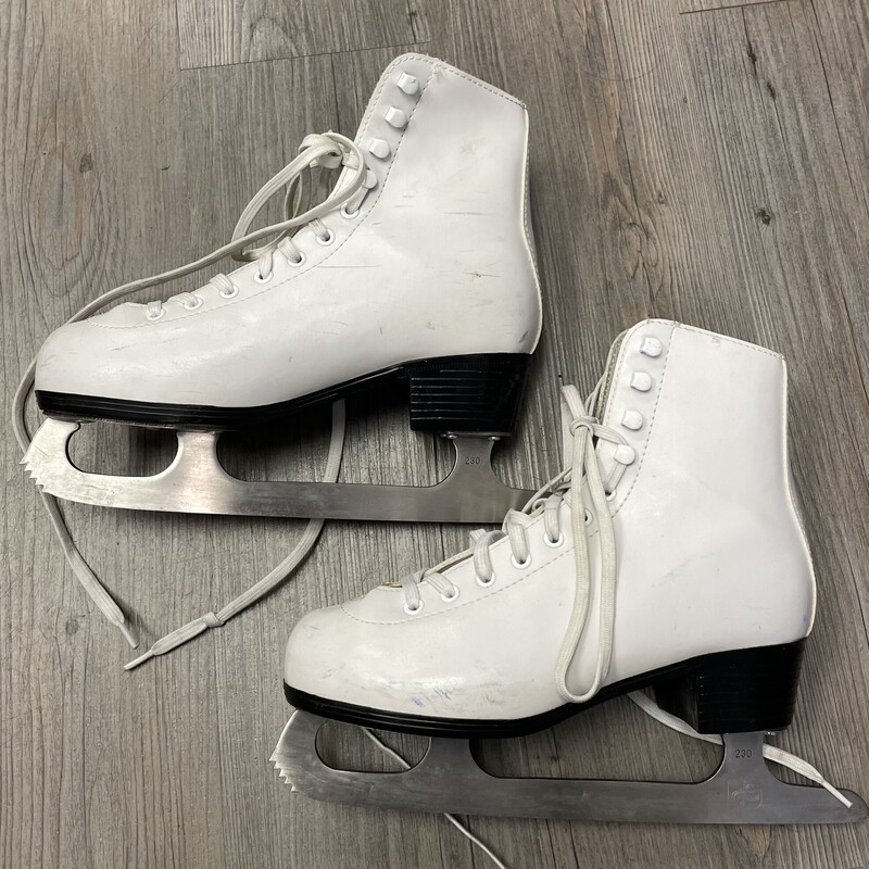 Hespeler Figure Skates, White, Size: 5Y