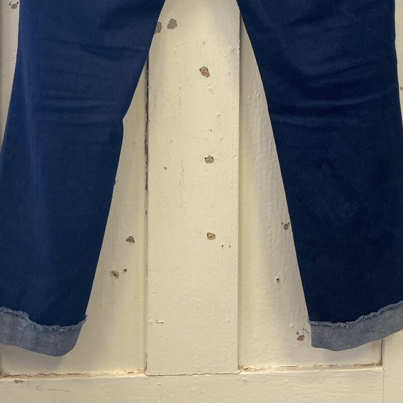 Den Distrss Cuff Jeans<br />
Blue<br />
Size: 10