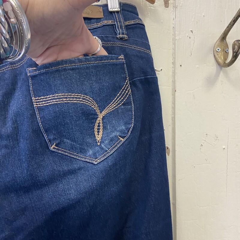 Den Distrss Cuff Jeans<br />
Blue<br />
Size: 10