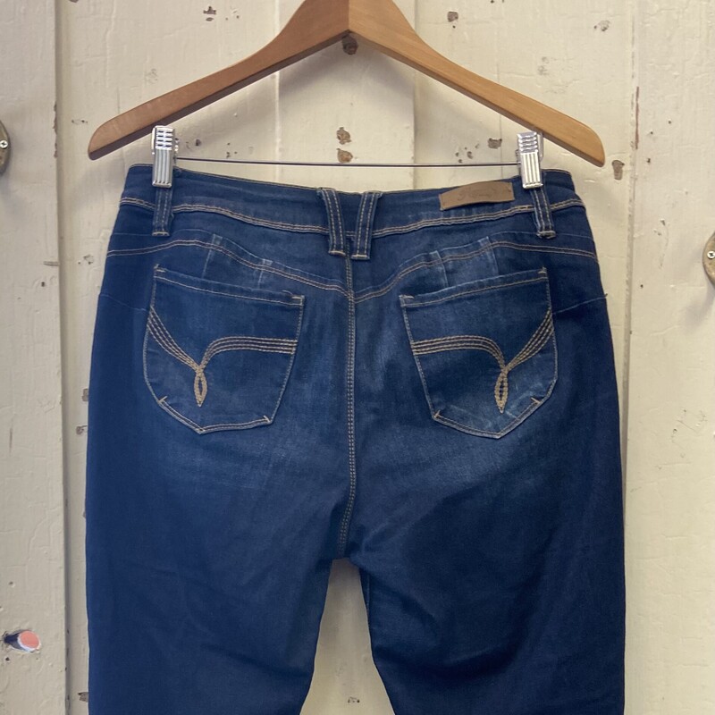 Den Distrss Cuff Jeans<br />
Blue<br />
Size: 10