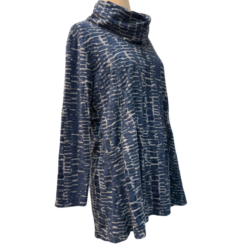 Komil Cowl Tunic<br />
With Pockets<br />
100% Cotton<br />
Navy and Gray<br />
Size: Medium