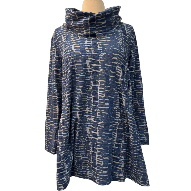 Komil Cowl Tunic<br />
With Pockets<br />
100% Cotton<br />
Navy and Gray<br />
Size: Medium