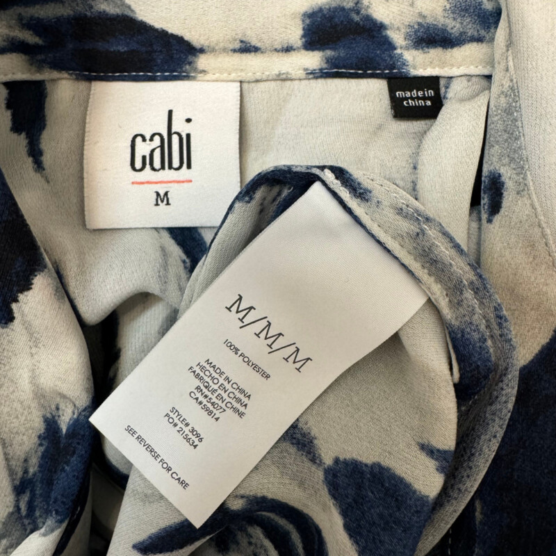 CAbi Moody Blues Blouse<br />
Colors: Cream, Navy, and Gray<br />
Size: Medium