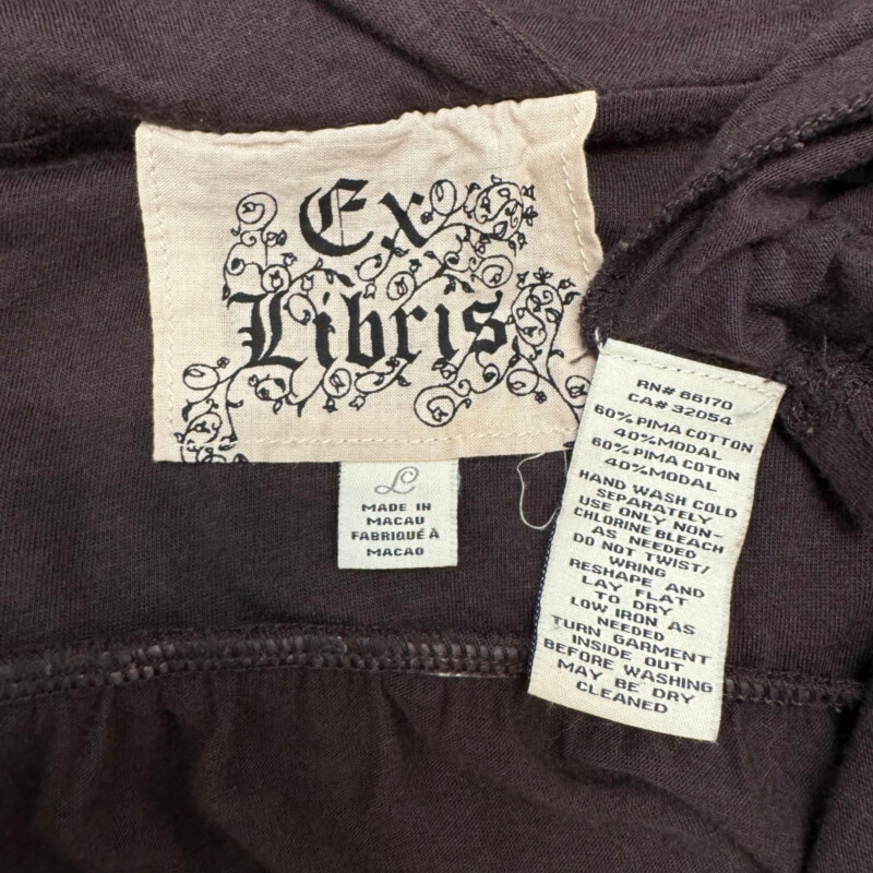 Ex Libris Boho Top<br />
Anthropologie<br />
Embroidered<br />
Colors; Brown, Orange, Marigold,<br />
Gray, Mint, Red, and Yellow<br />
Size: Large